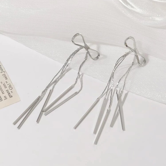 🎀 Lovely Ribbon Bow Dangle Earrings 🎀 - Picture 2 of 3